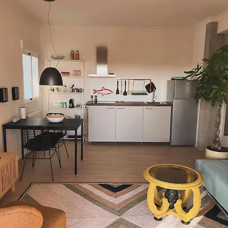Abajo Stijlvol Met Zwembad En Tuin Lägenhet *