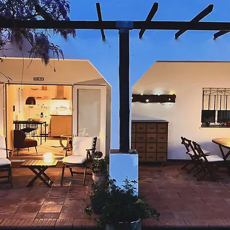 Abajo Stijlvol Met Zwembad En Tuin Cádiz