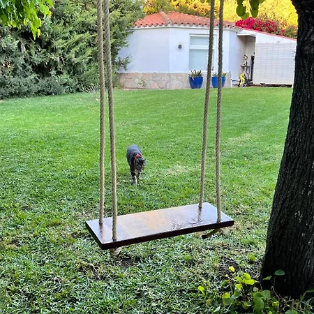 Abajo Stijlvol Met Zwembad En Tuin דירה