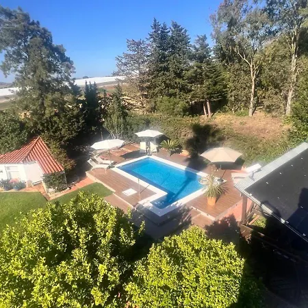 Abajo Stijlvol Met Zwembad En Tuin דירה