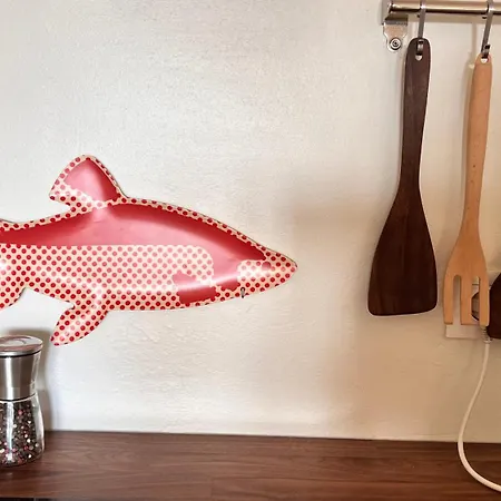 Abajo Stijlvol Met Zwembad En Tuin