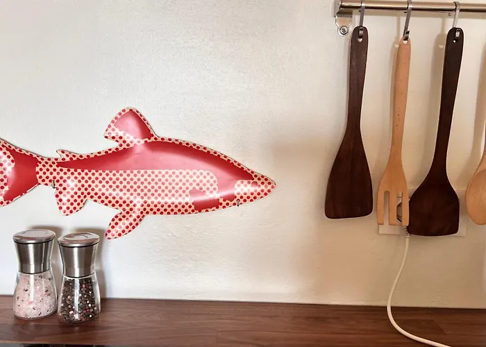 Abajo Stijlvol Met Zwembad En Tuin