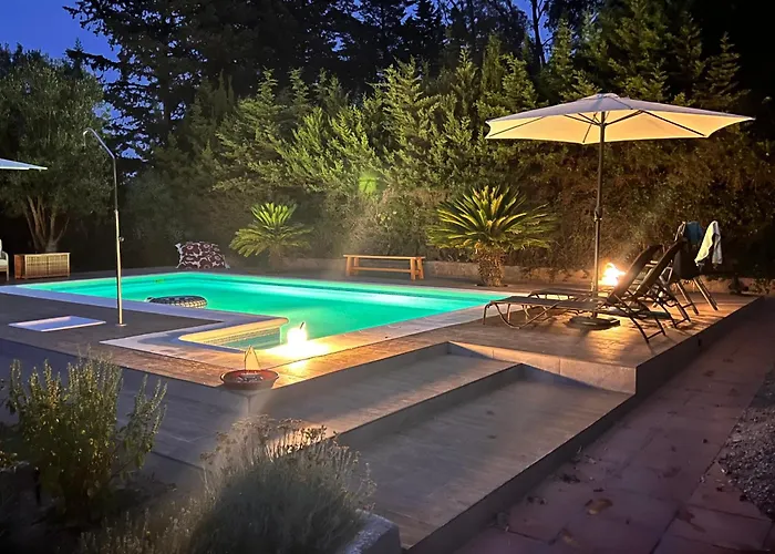 Apartment Abajo Stijlvol Met Zwembad En Tuin *