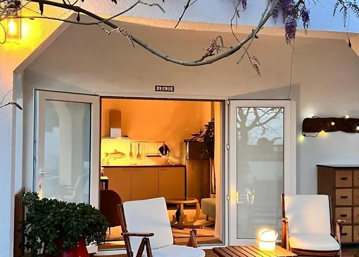 Abajo Stijlvol Met Zwembad En Tuin *