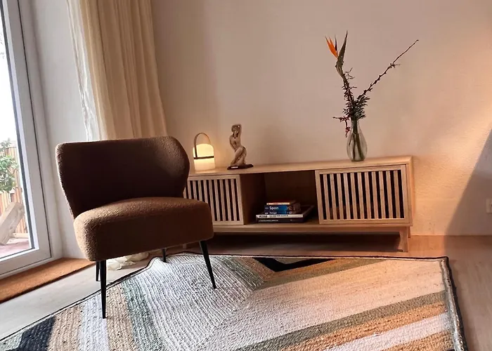 Abajo Stijlvol Met Zwembad En Tuin 加的斯