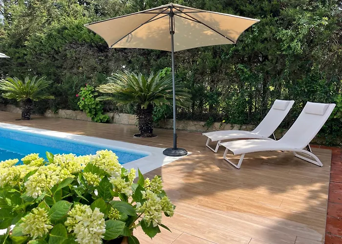 Abajo Stijlvol Met Zwembad En Tuin 加的斯